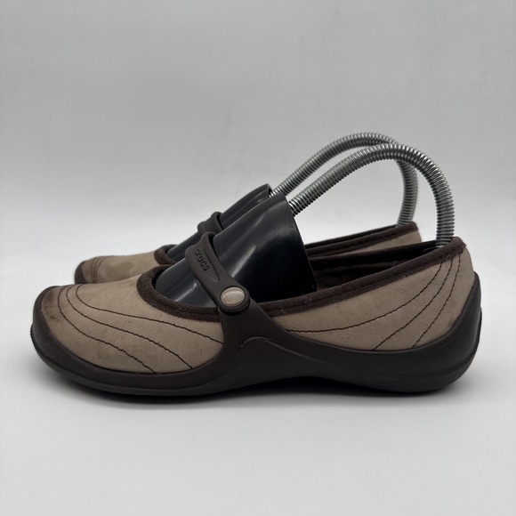 CROCS Mary Jane Flat Ballerina Walking Shoes Womens Sz 6 Espresso Nubuck - Picture 1 of 15